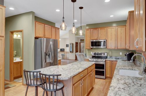 731 Heron Ave, Saint Paul MN  55128-5384 exterior