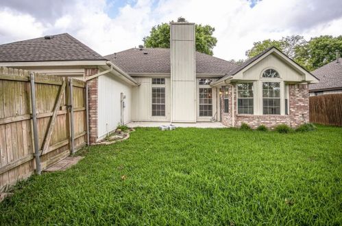 6504 Wickliff Trl, Plano TX  75023-3237 exterior