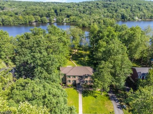 15 Ripplewood Dr, Dover NJ  07869-3818 exterior
