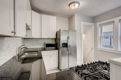 1072 Charles Ave, Saint Paul MN  55104-2617 exterior