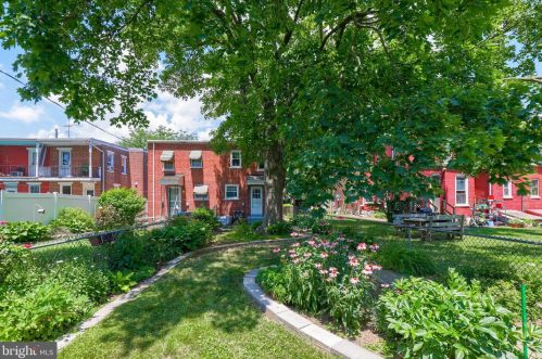 446 Ross St, Lancaster PA  17602-1944 exterior