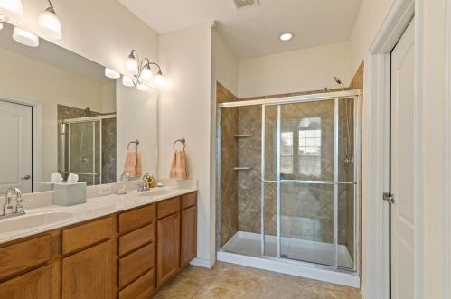 3856 Vienna St, Irving TX 75038-8461 exterior