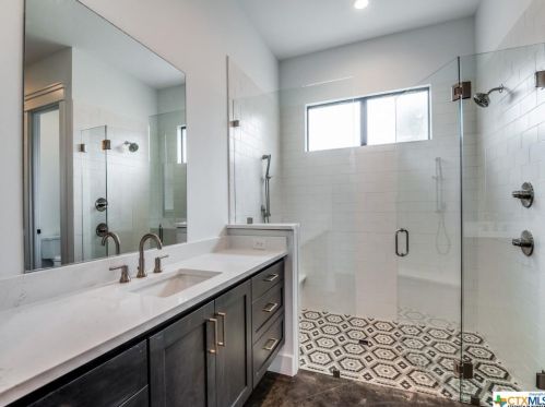 340 Warbler Dr, Spring Branch TX 78070-5064 exterior