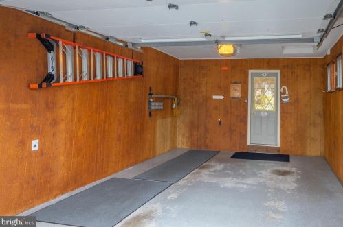 5160 Grandview Rd, Hanover PA 17331-7885 exterior