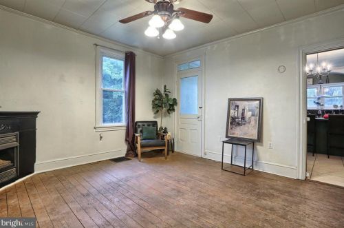 130 B St, Carlisle PA 17013-1907 exterior