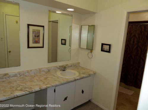 43 Lexington Ct, Tinton Falls NJ 07701-5471 exterior