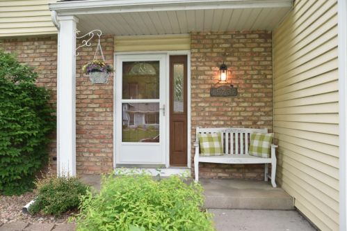 15737 Hayes Trail Ct, Saint Paul MN  55124-7143 exterior