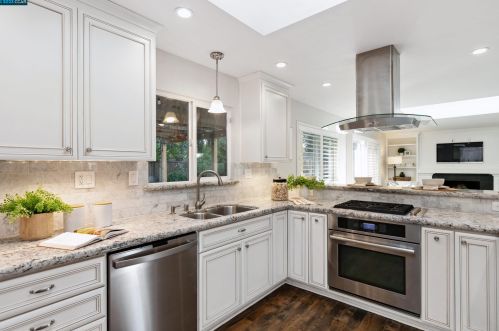 2380 Sandpiper Way, Pleasanton, CA 94566-5323