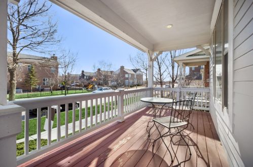 2212 Goldenrod Ln, Glenview, IL 60026-8008