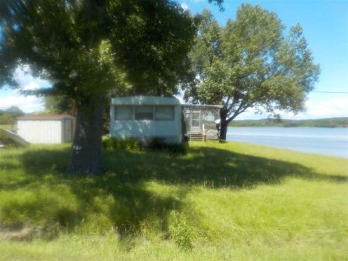 401 Hilton Dr, Milam, TX 75959