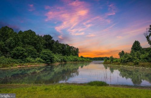 105 Everett Ln, Fredericksburg, VA 22406