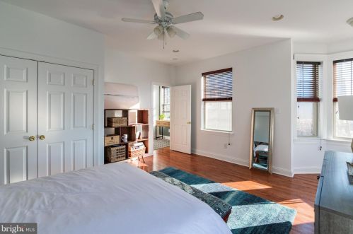 1143 20 St, Philadelphia PA 19146-2946 exterior