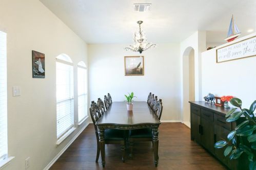 1101 Whistle Stop Dr, Fort Worth, TX 76131-4924