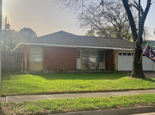 226 Irene St, Deer Park, TX 77536-2645