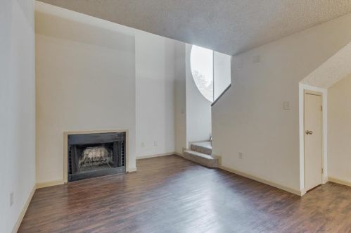 634 Union Bower Rd, Irving TX  75061-7589 exterior