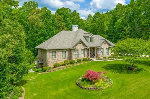 420 Carmel Ct, Holly Springs, GA 30114-7604