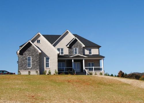 209 Two Creek Dr, Lynchburg, VA 24502-5138