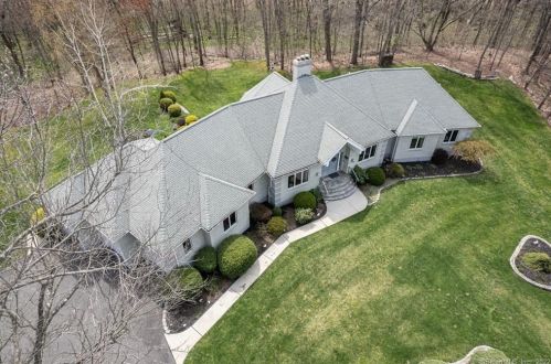 2 Karen Way, Wapping, CT 06074-1646