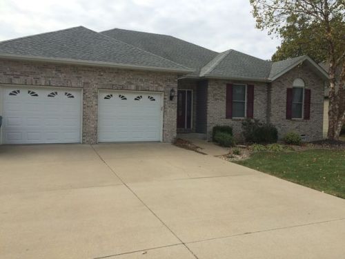 125 Woodcrest Dr, Fort Russell, IL 62010-2193