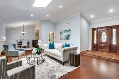 2711 Lakeview Ln, Carrollton TX exterior