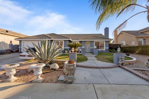 18765 Buckskin Dr, Bloomington, CA 92316-2757
