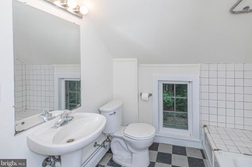 348 Cherry Valley Rd, Princeton NJ  08540-7600 exterior