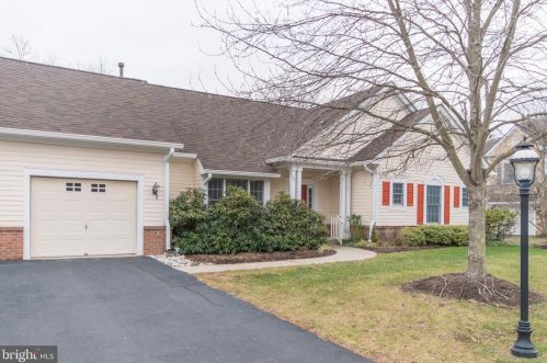 7 Azalea Ct, Princeton, NJ 08540-5016
