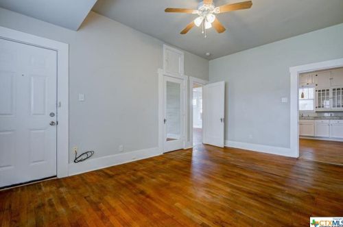 602 Court St, Seguin TX  78155-5714 exterior