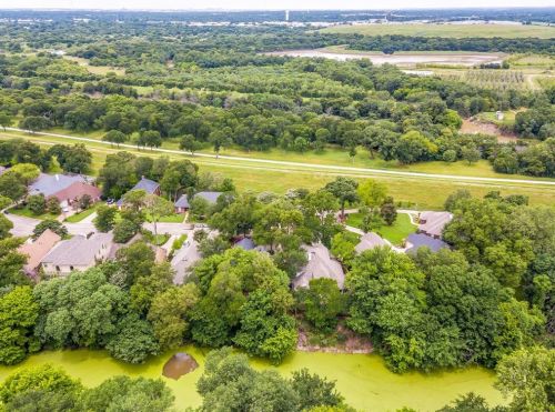 5968 Riverbend Pl, Fort Worth TX  76112-1064 exterior