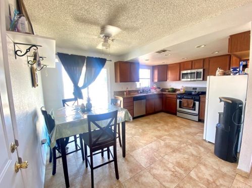 16264 Mossdale Ave, Lancaster CA  93535-7319 exterior