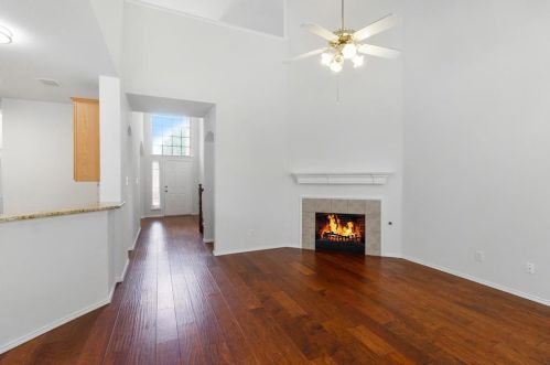 950 Grn Pond Dr, Garland TX 75040-1075 exterior