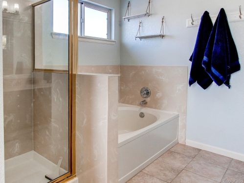 20695 Oxford Pl, Denver CO 80014-5137 exterior