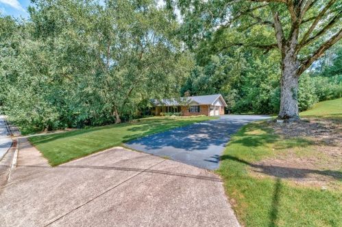 5027 Spring Hill Dr, Buford, GA 30518-4673