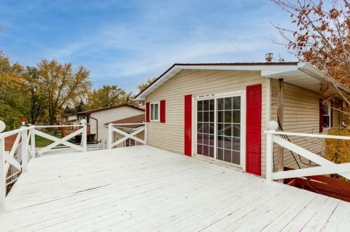 305 Lyons Dr, Lemont IL  60440-1852 exterior