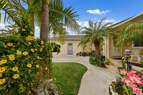 9575 Brookpark Rd, Downey, CA 90240-2546