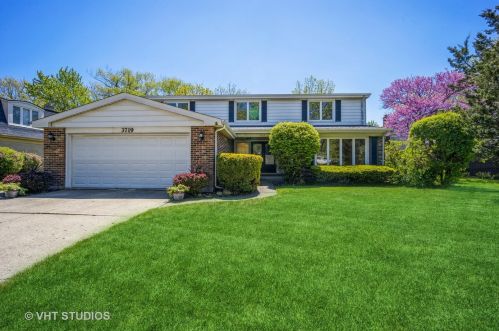 3719 Winnetka Rd, Glenview, IL 60026-1353