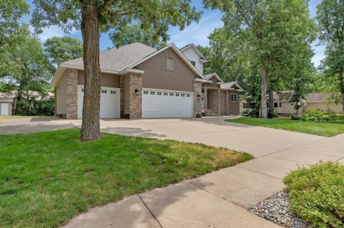 608 Oak Ct, Saint Cloud, MN 56304-1356