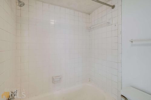 13 Cantey Pl, Atlanta, GA 30327-4008