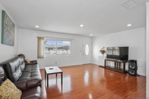 5780 Calle Felicidad, San Diego, CA 92139-3514