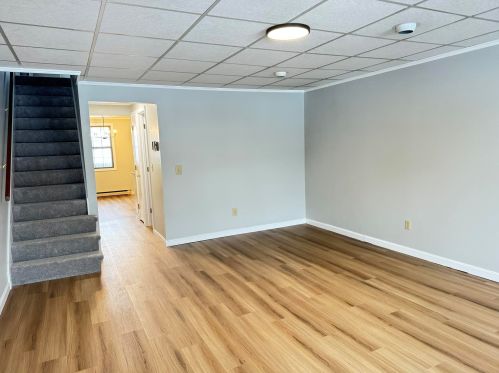 43 Academy St, Presque Isle, ME 04769-2857