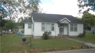 704 College St, Manchester, TN 37355-1951