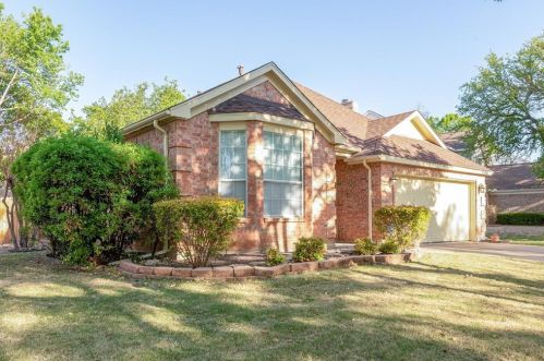 7501 Point Reyes Dr, Fort Worth, TX 76137-3546