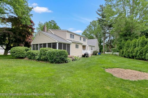 174 White St, Tinton Falls NJ exterior