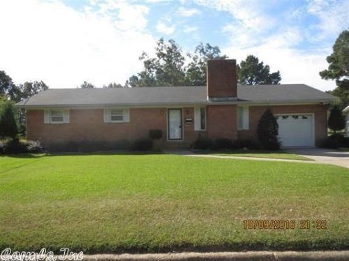 908 Sturgis St, Warren, AR 71671-2415