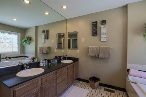 2359 Heather Hill Blvd, Cincinnati OH  45244-2666 exterior