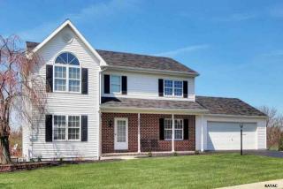 142 Winston Dr, York, PA 17408-1032