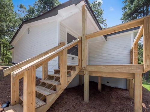 321 Pine Ave, Commerce, GA 30529-1408