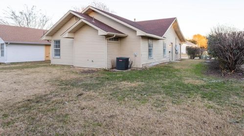 441 Cowan Ave, Lewisville, TX 75057-3001