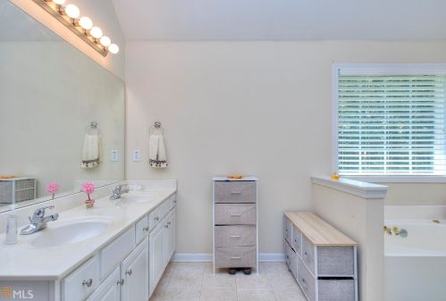 120 Melrose Creek Dr, Stockbridge GA  30281-2333 exterior
