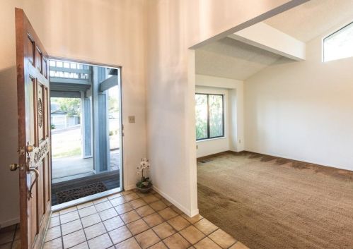 906 Queen Victoria Ct, Folsom, CA 95762-4100